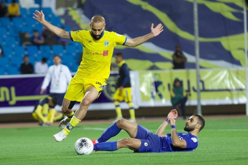 التعاون ضد الهلال