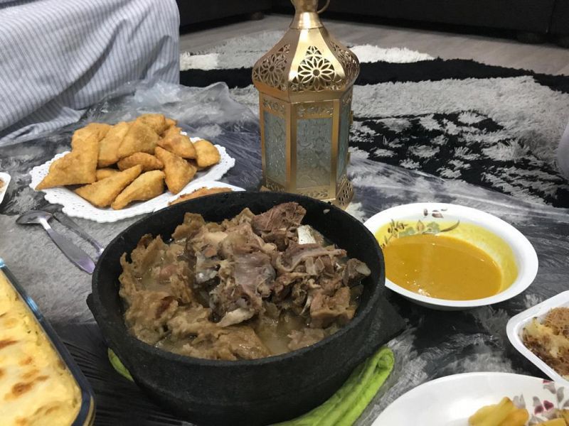 الباقات العطرية والأكلات الشعبية تنشر مظاهر الفرح بالعيد في عسير
