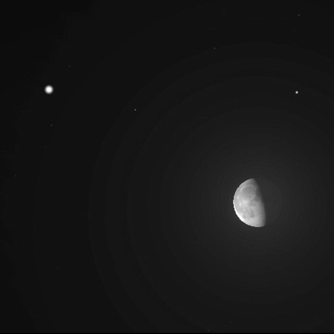فلكية جدة: القمر يقترن بكوكب الزهرة الليلة