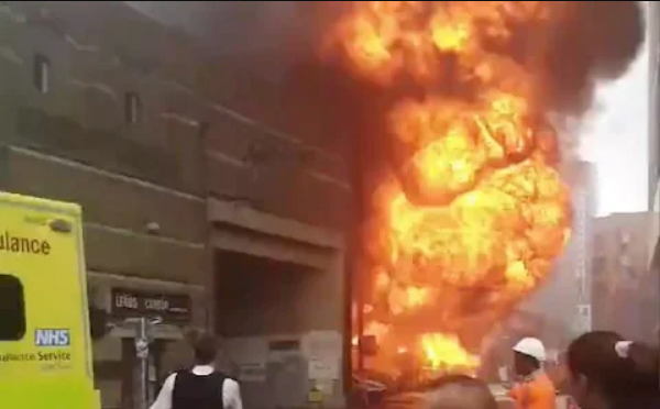 شاهد انفجار ضخم بمحطة قطارات في لندن