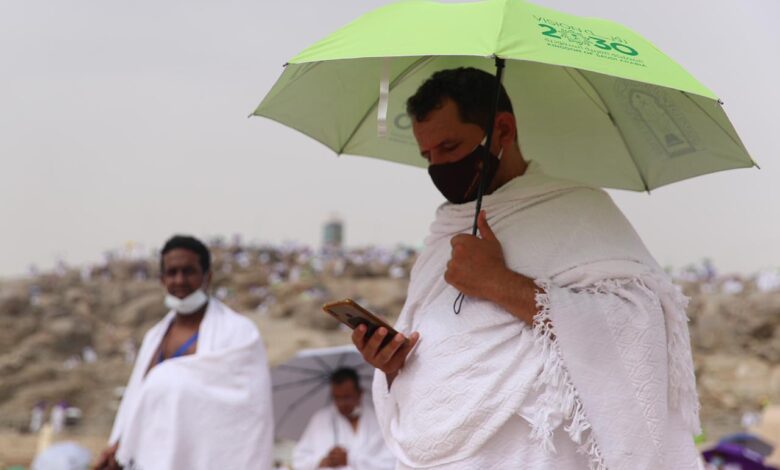 الشؤون الإسلامية توزع 90 ألف مظلة شمسية على ضيوف الرحمن