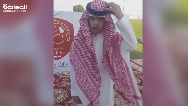 الطفل سعود أثناء إلقاءه للقصيدة