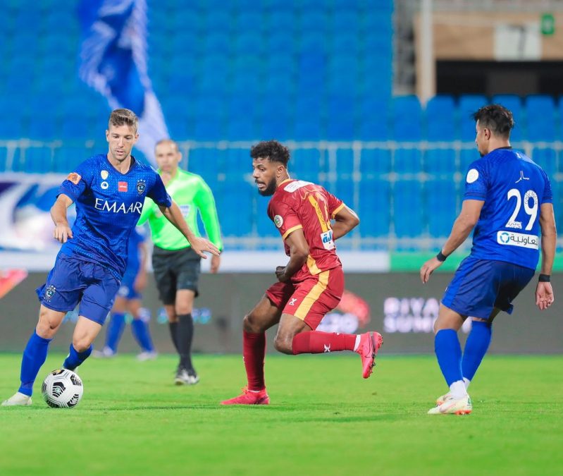 الهلال ضد ضمك