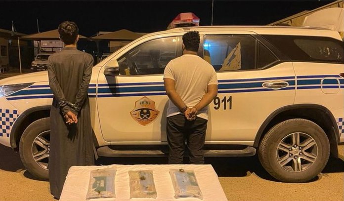 ضبط شخصين بحوزتهما 3 كجم حشيش على طريق الساحل بمكة