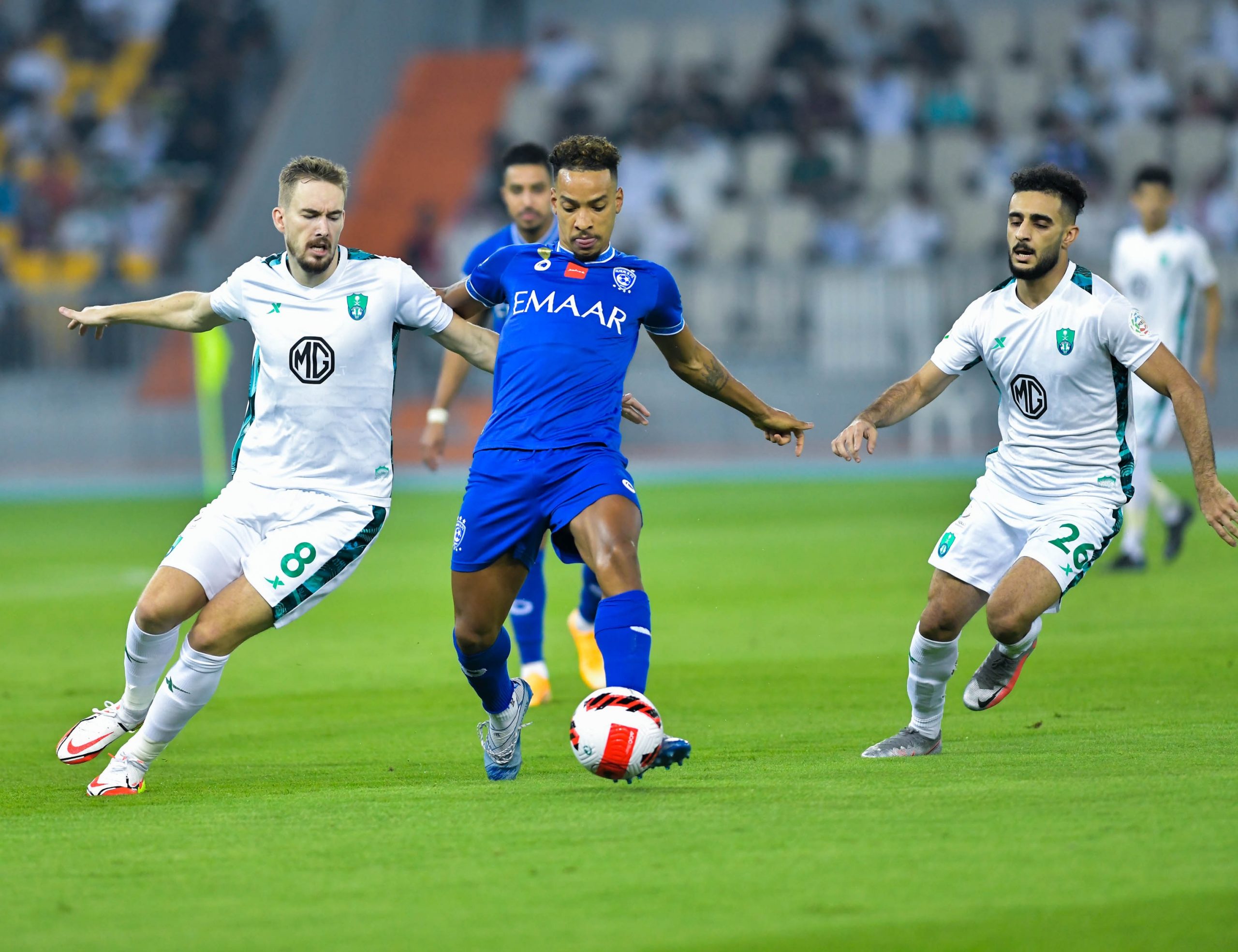 الهلال والأهلي في كلاسيكو الطموحات المختلفة