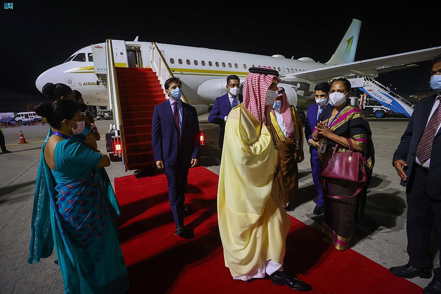 وزير الخارجية يصل إلى سريلانكا