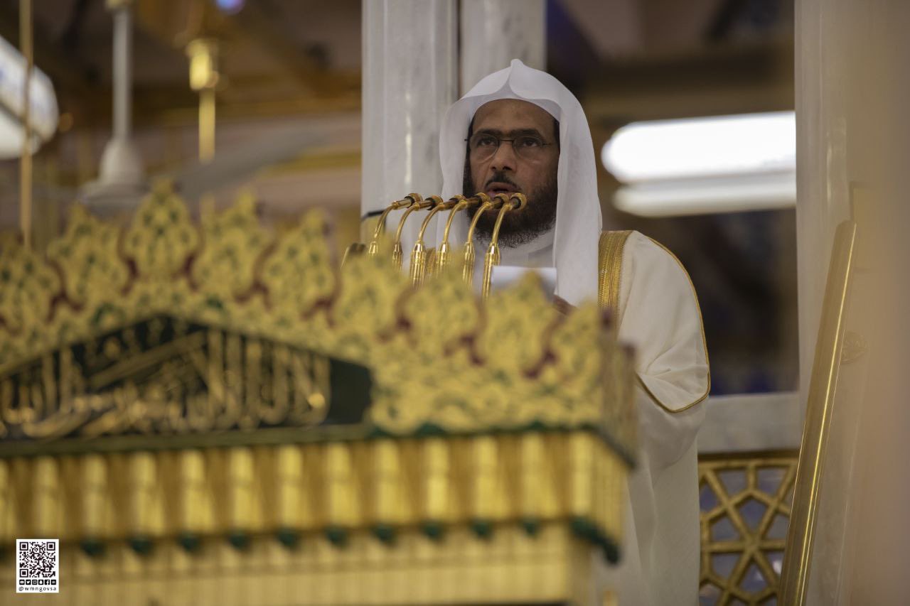 خطيب المسجد النبوي: قراءة القرآن في رمضان تقوّي العزم وتشد الأزر