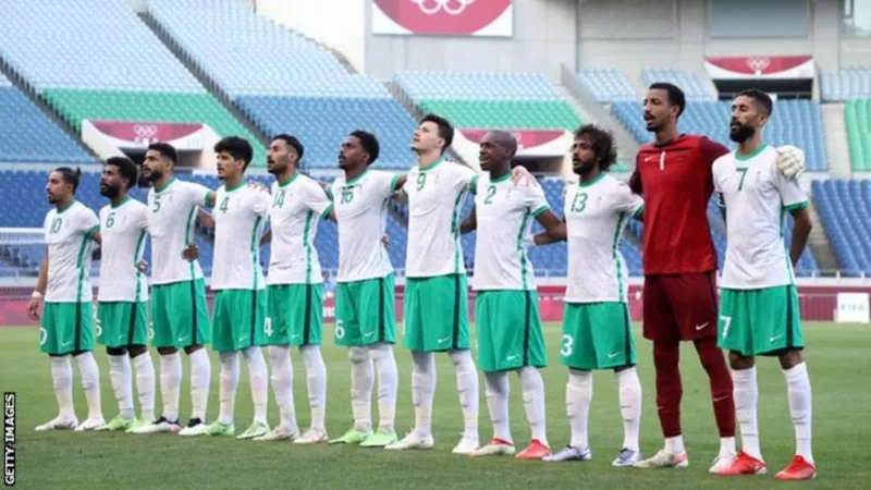 اوجد الاختلافات.. قميص نادي نيوكاسل متشابه مع المنتخب السعودي