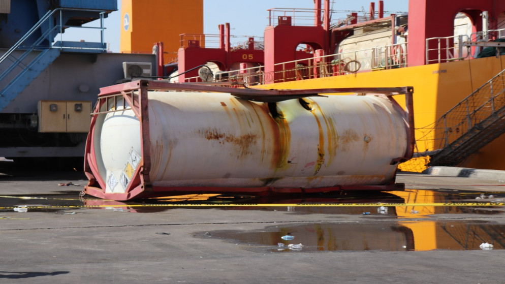 تفاصيل جديدة بشأن حادث سقوط خزان الغاز السام بميناء العقبة