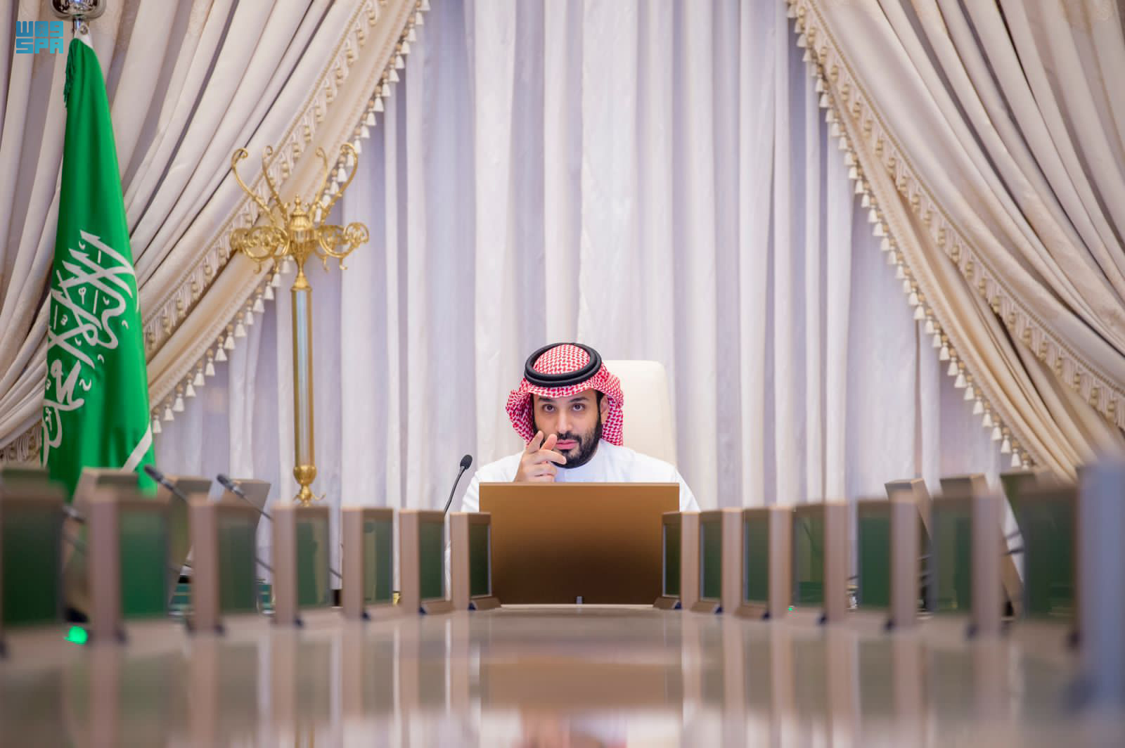 ولي العهد يؤكد على مراعاة المواطنين الأكثر حاجة في مواجهة ارتفاع تكاليف بعض الاحتياجات الأساسية