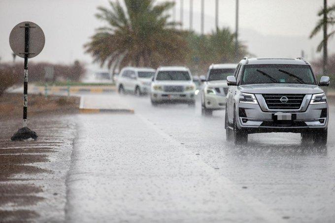 شاهد.. أمطار وسيول شديدة في أبو ظبي
