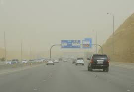 تحذير مستخدمي طريق المدينة – مكة السريع بسبب عاصفة ترابية