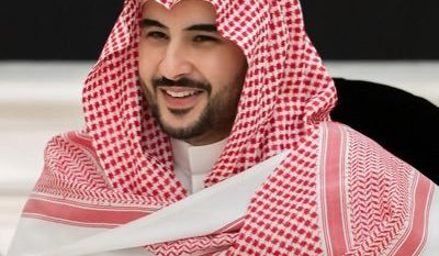 خالد بن سلمان يبحث العلاقات الإستراتيجية وسبل تعزيزها مع وزير الدفاع الأمريكي