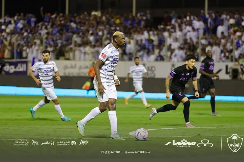 الطائي والهلال