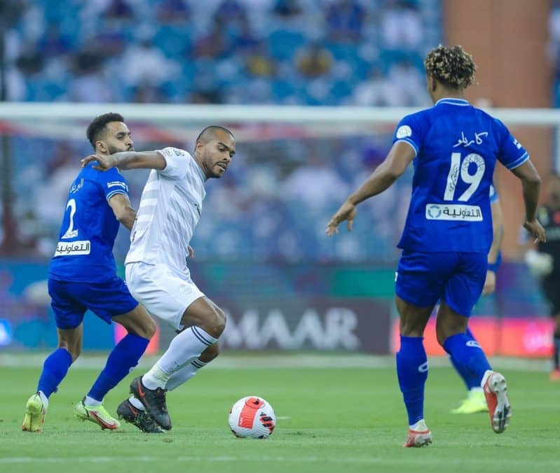 الطائي والهلال