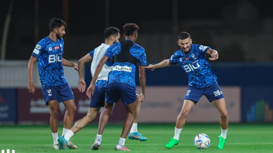 الهلال يعاود تدريباته والعويس يشارك