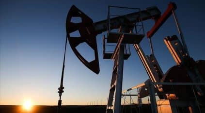 النفط يسجل أولى خسائره بعد قرار الفيدرالي الأمريكي