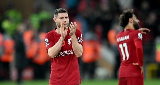 قائد ليفربول يحتفل بـ 600 مباراة في الدوري الإنجليزي