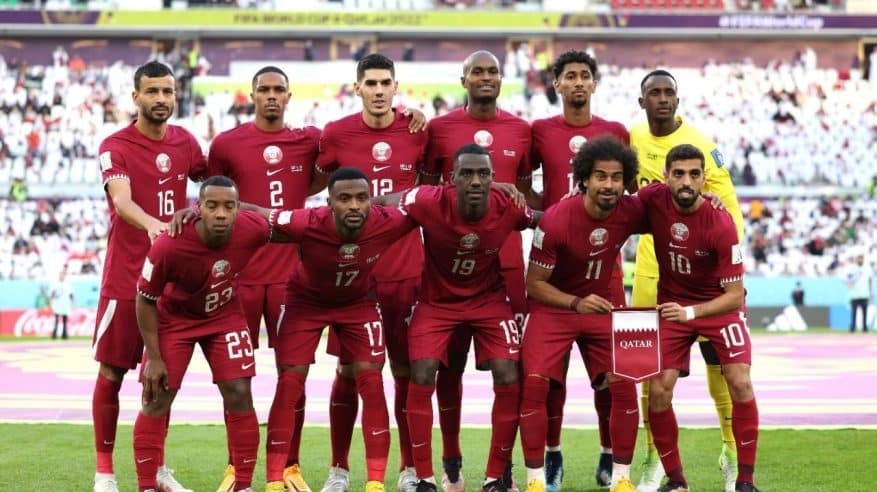 منتخب قطر يسعى لمصالحة جماهيره