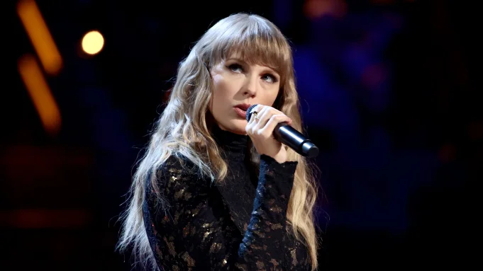 معلومات طريفة عن Taylor Swift بعيد ميلادها الـ 33