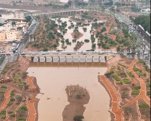 مشاهد مذهلة لجريان وادي العقيق بالمدينة المنورة