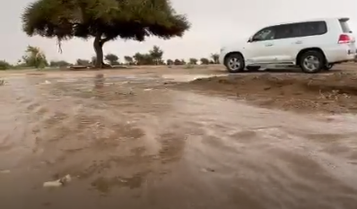 لقطات لهطول الأمطار الغزيرة وجريان السيول على الطائف