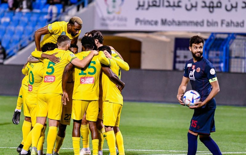 الخليج وضمك - دوري روشن