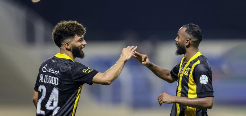 مدرب الاتحاد يستبعد عبدالرحمن العبود والشمراني بعد الأزمة الأخيرة