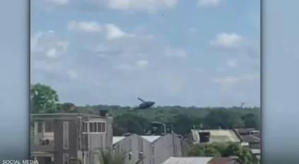 لحظة تحطم طائرة عسكرية فوق منطقة سكنية