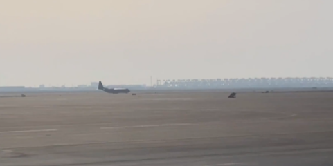 وصول طائرة إجلاء السفير والرعايا الكوريين إلى جدة