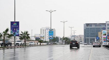 أمطار رعدية غزيرة وبرد وسيول على 6 مناطق