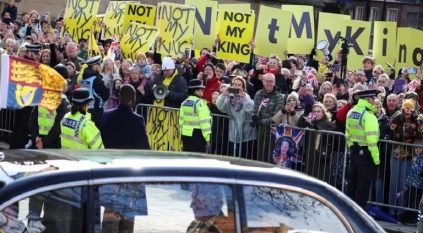 متظاهرون بريطانيون لـ تشارلز: لست ملكنا