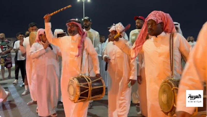 أهازيج شعبية وطبول في وداع رمضان بالأحساء