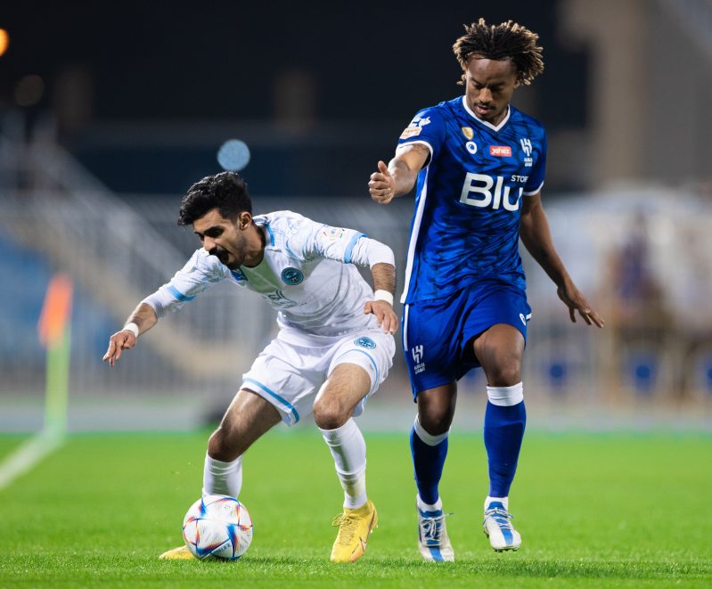 الهلال ضد الباطن