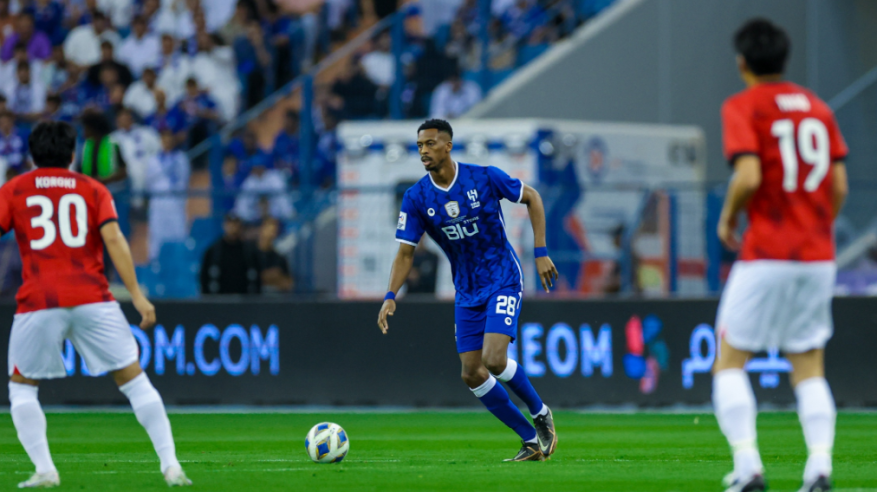 الهلال يتفوق على أوراوا بهدف في الشوط الأول