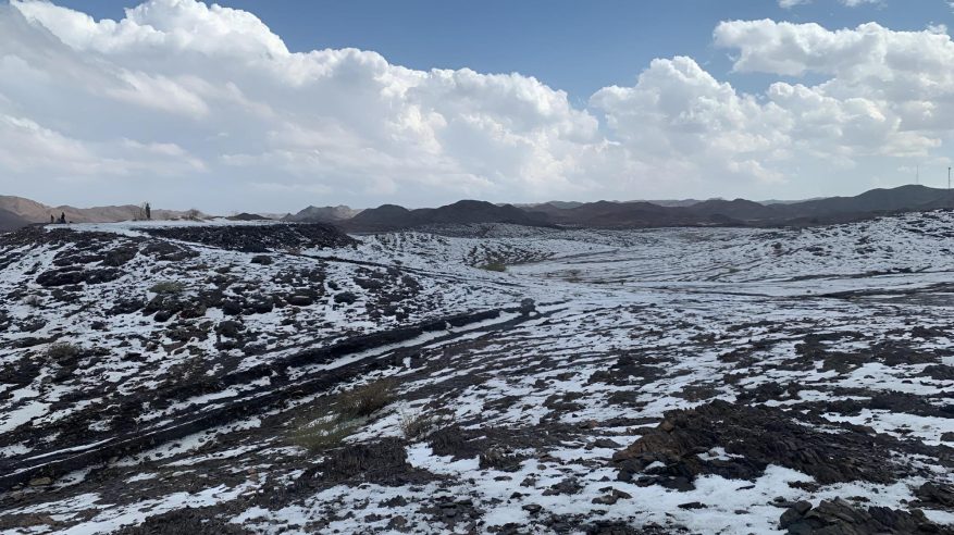 نجران تكتسي الأبيض بعد هطول البردية الكثيفة