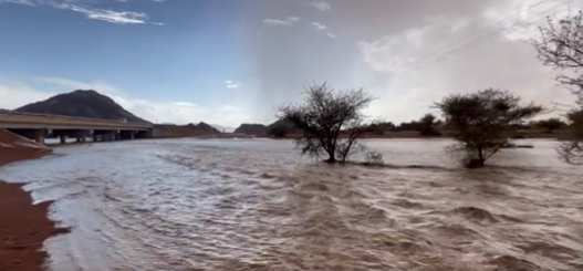 لقطات لجريان السيول بعد هطول أمطار غزيرة على حائل