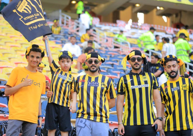 جماهير الاتحاد في الجوهرة المشعة