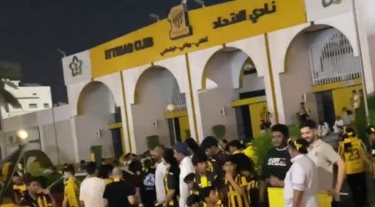 جماهير الاتحاد تشعل الأجواء في شارع الصحافة