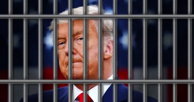 دونالد ترامب قد يواجه 100 عام في السجن