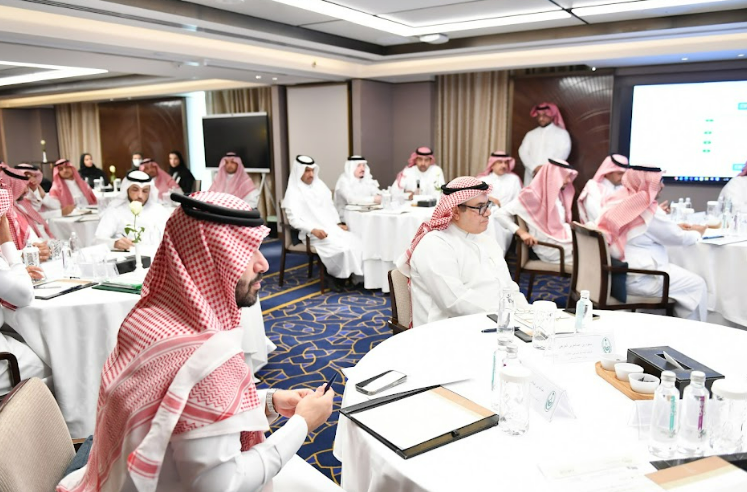 الداخلية تقيم ورشة عمل التحديات وفرص التحسين للملتقى التنموي