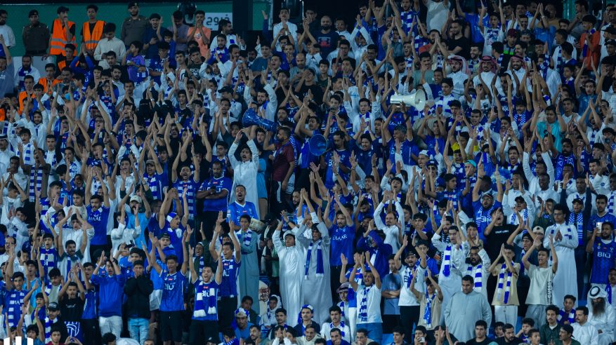 الجماهير تطلب رحيل 3 لاعبين بعد مباراة الهلال وأهلي طرابلس