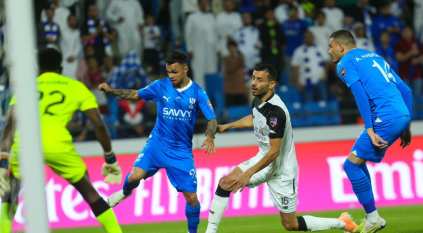 ميشايل يُحرز الهدف الأول لـ الهلال ضد السد