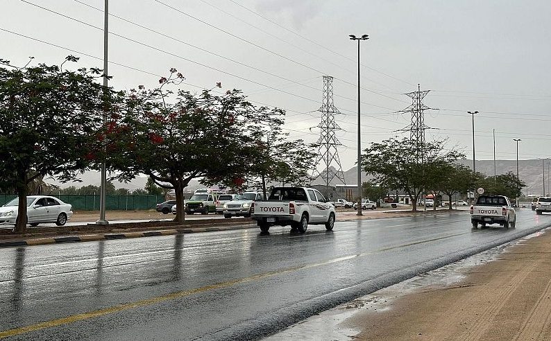 أمطار غزيرة على عسير ونجران والمدينة حتى المساء