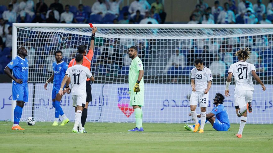 طرد عبدالله المعيوف في مباراة الهلال ضد الشباب