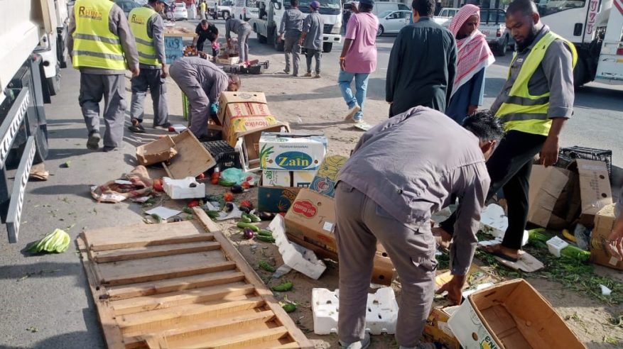 أمانة جدة تتعقب الظواهر السلبية وتتلف 604 بسطات عشوائية