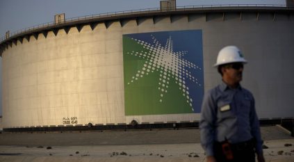 أوبك بقيادة السعودية تنجح استراتيجية تخفيضات النفط