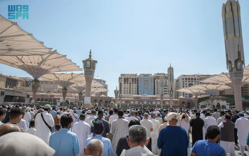 إمام وخطيب المسجد النبوي فضيلة الشيخ عبدالمحسن القاسم