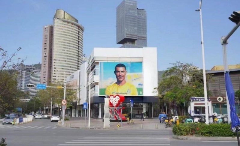 النصر في شوارع الصين