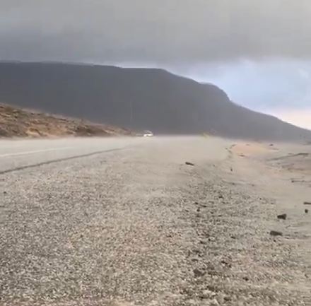 بالفيديو.. بردية كثيفة على الحرة جنوب تبوك